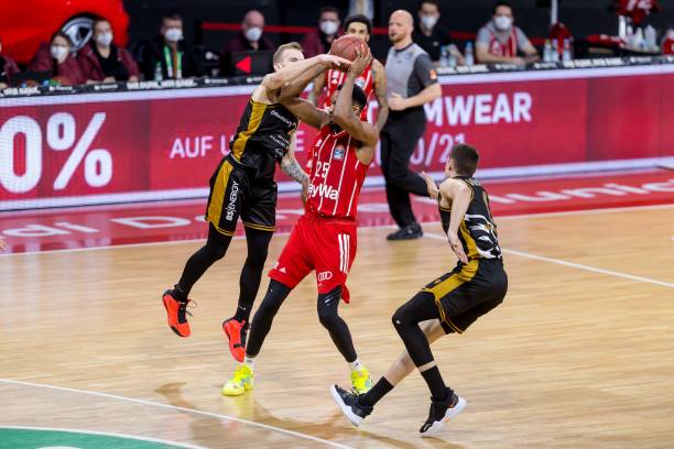 博格巴自由身加盟摩纳哥，签约至2027年落泪