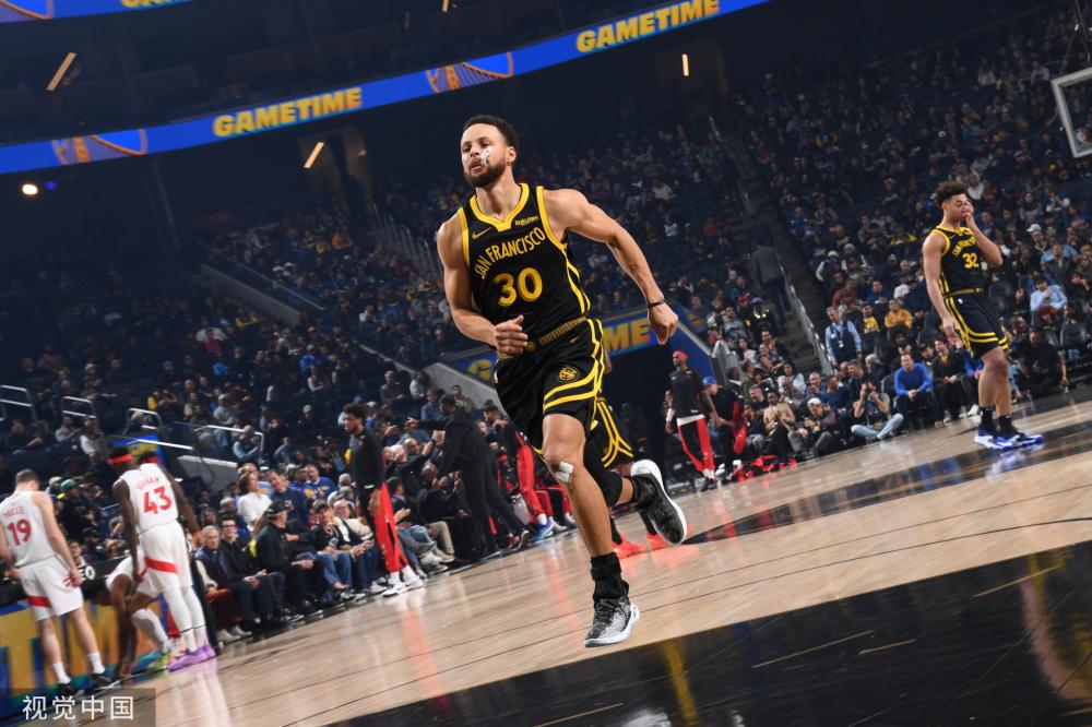 湖人教练压不住了，其实光分配詹姆斯、东契奇、里弗斯的球权就很难了