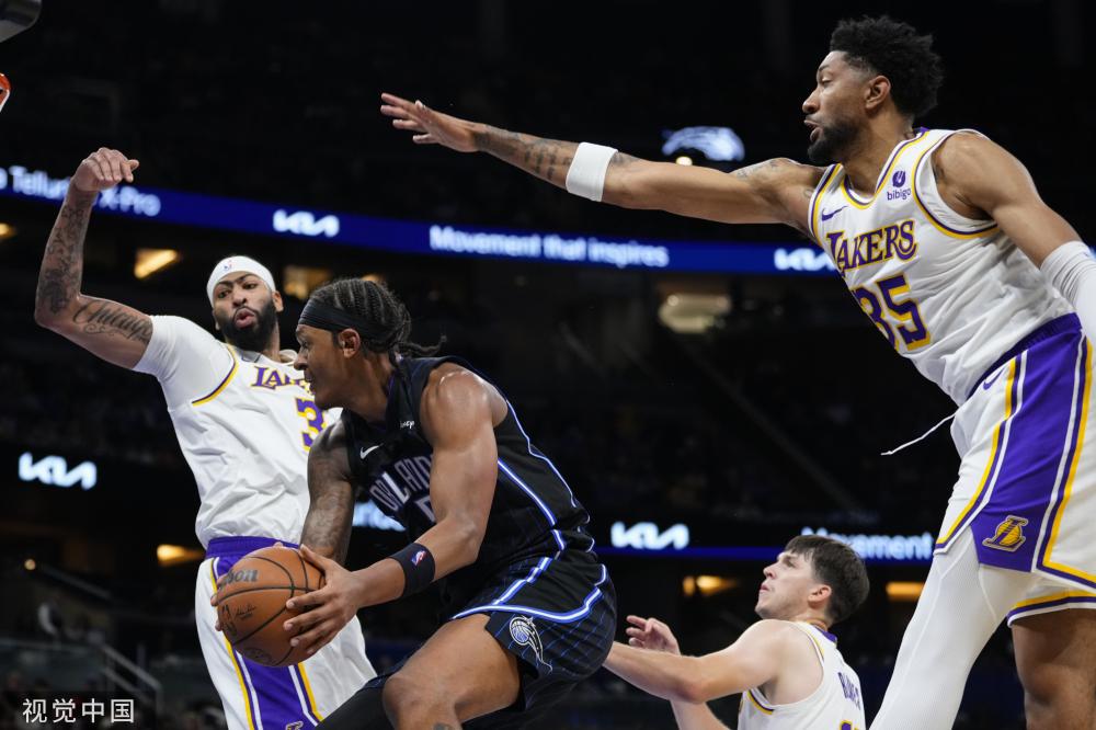 湖人教练压不住了，其实光分配詹姆斯、东契奇、里弗斯的球权就很难了